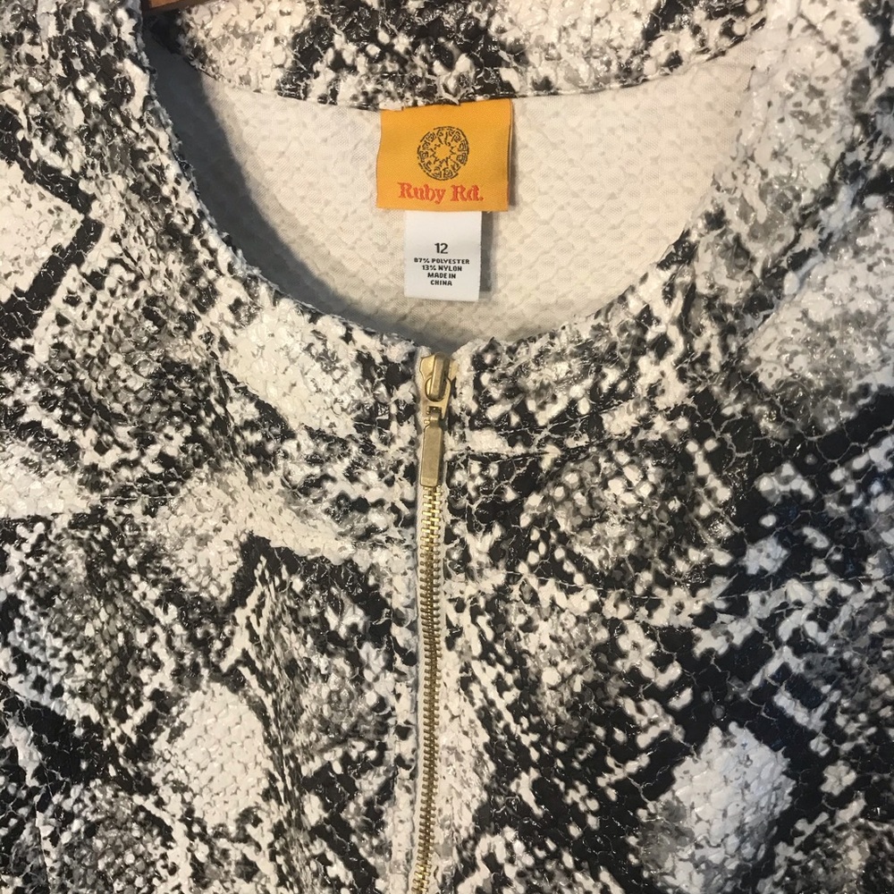 Ruby Rd. Snake Skin Design Jacket Size 12 - Picture 3 of 6